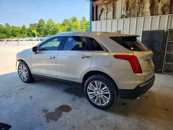 2017 CADILLAC XT5