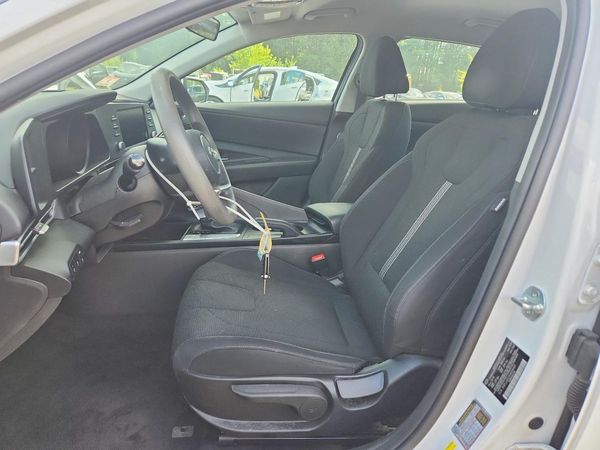2021 HYUNDAI ELANTRA SE