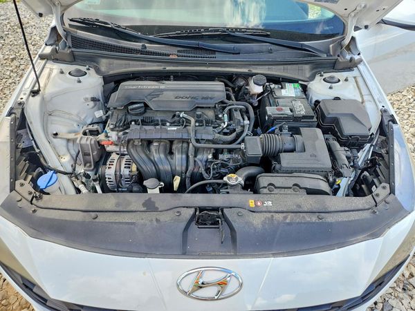 2021 HYUNDAI ELANTRA SE