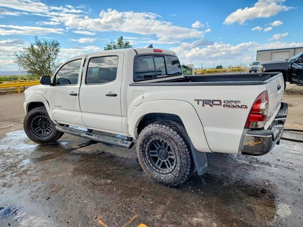 2015 TOYOTA TACOMA Delux Grade