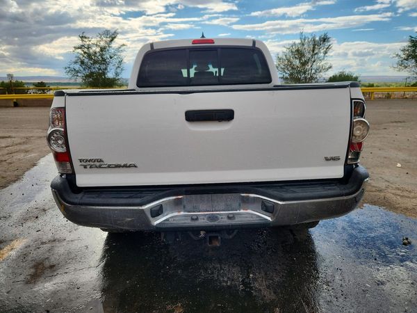 2015 TOYOTA TACOMA Delux Grade