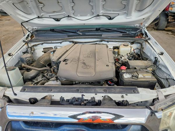 2015 TOYOTA TACOMA Delux Grade
