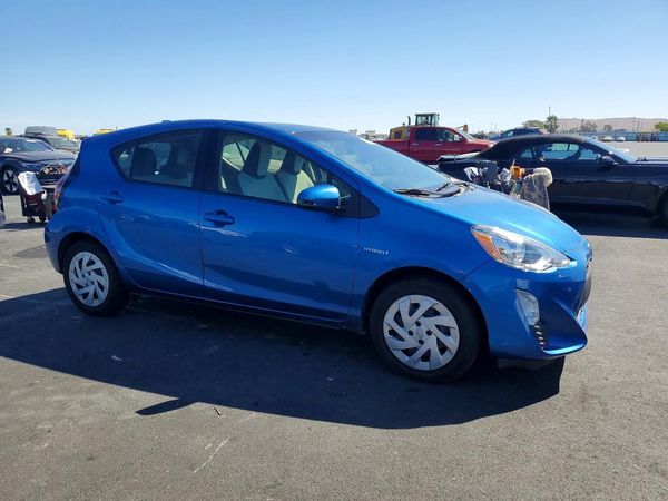 2016 TOYOTA PRIUS C ON