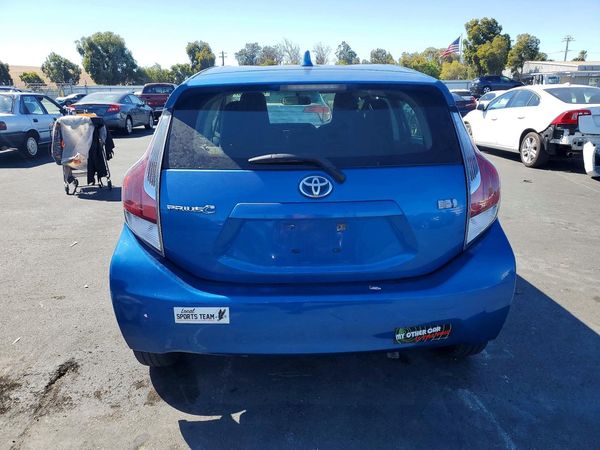 2016 TOYOTA PRIUS C ON