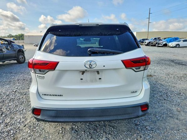 2018 TOYOTA HIGHLANDER