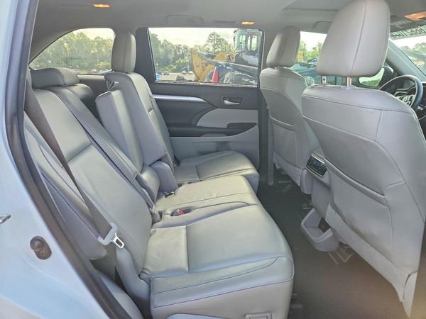 2018 TOYOTA HIGHLANDER