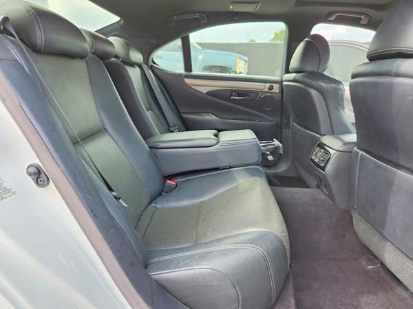 2016 LEXUS LS 460