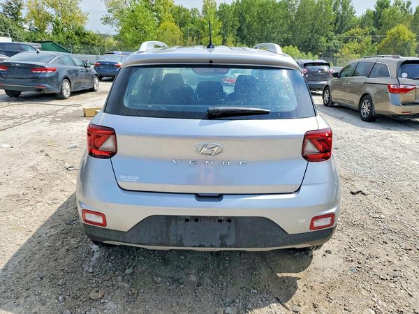 2024 HYUNDAI VENUE