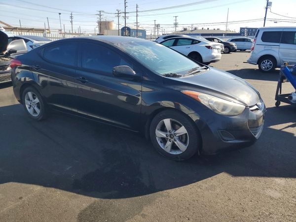 2013 HYUNDAI ELANTRA
