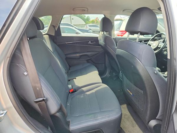 2018 KIA SORENTO L, LX