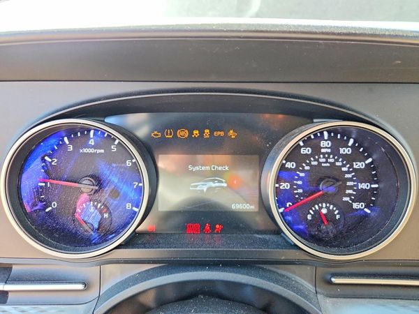 2024 KIA CARNIVAL LX, LX Seat Package
