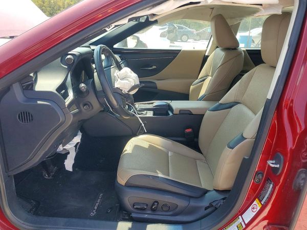 2019 LEXUS ES
