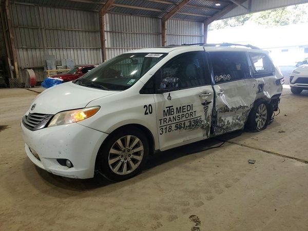 2013 TOYOTA SIENNA