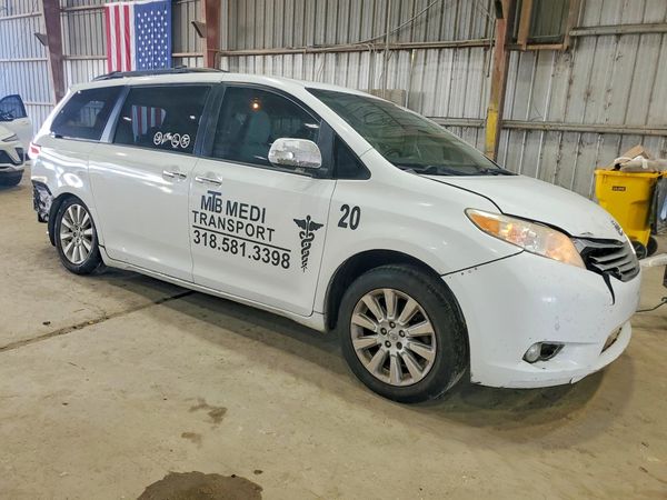 2013 TOYOTA SIENNA