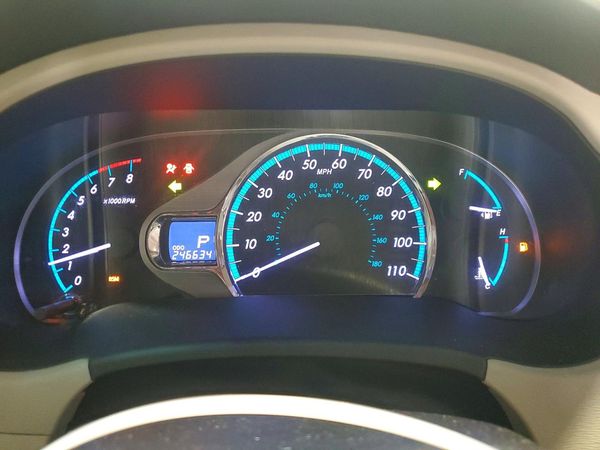 2013 TOYOTA SIENNA