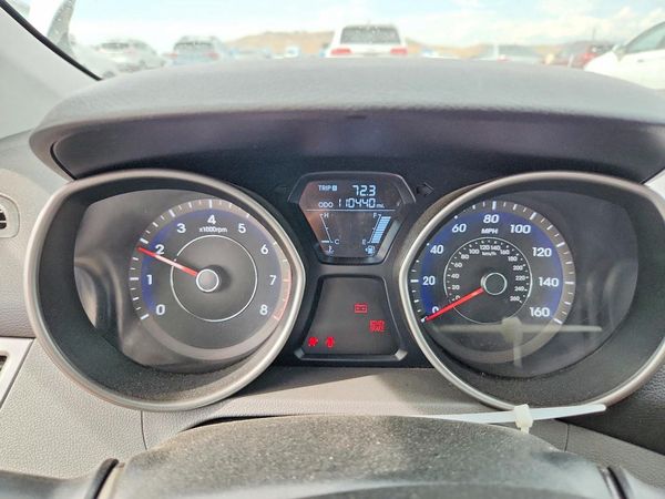 2012 HYUNDAI ELANTRA