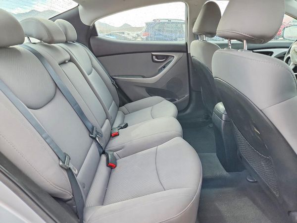 2012 HYUNDAI ELANTRA