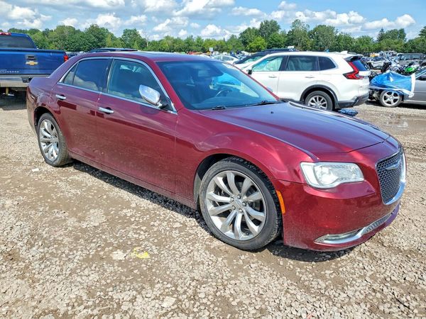 2019 CHRYSLER 300