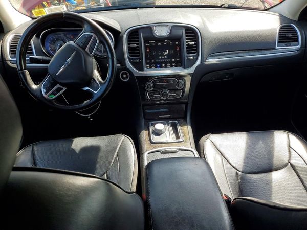 2019 CHRYSLER 300