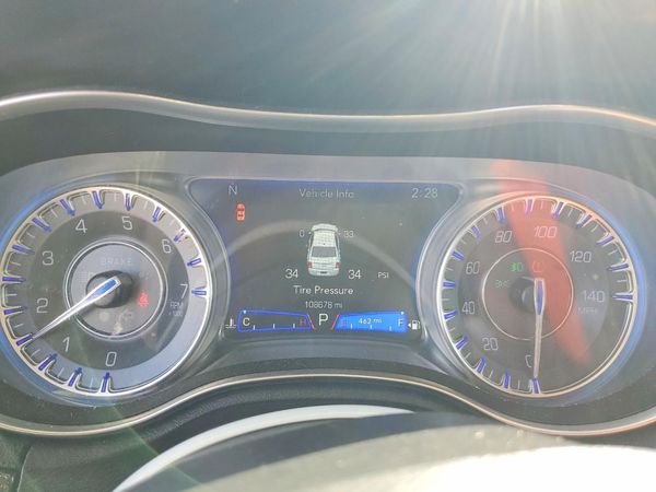 2019 CHRYSLER 300