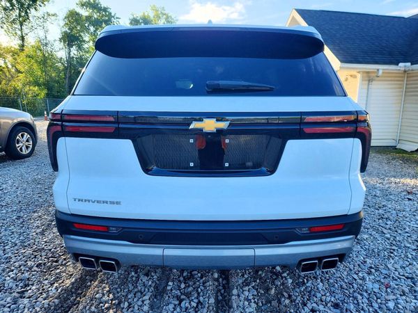 2025 CHEVROLET TRAVERSE LT