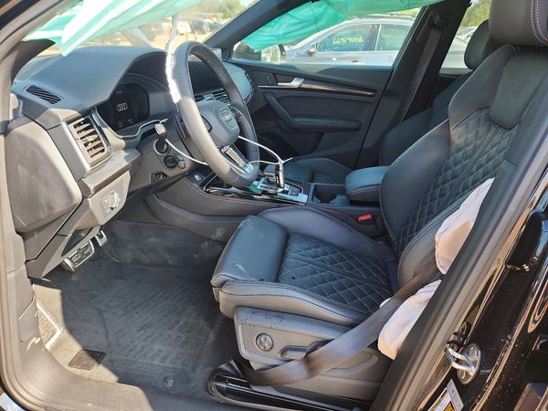 2025 AUDI SQ5 quattro Premium Plus — DENT