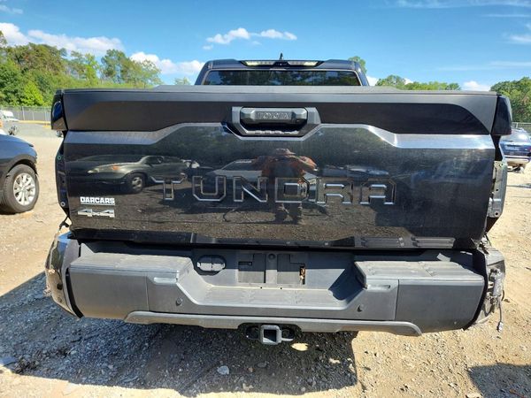 2024 TOYOTA TUNDRA SR5