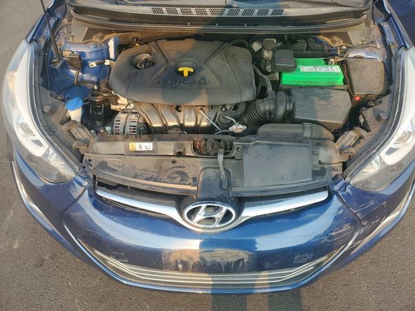 2015 HYUNDAI ELANTRA GLS(Middle)