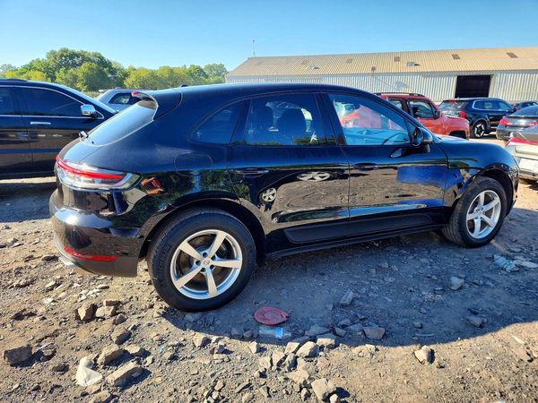 2020 PORSCHE MACAN