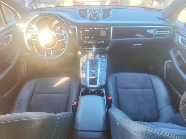 2020 PORSCHE MACAN