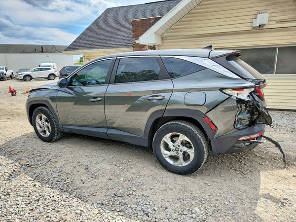 2022 HYUNDAI TUCSON SE