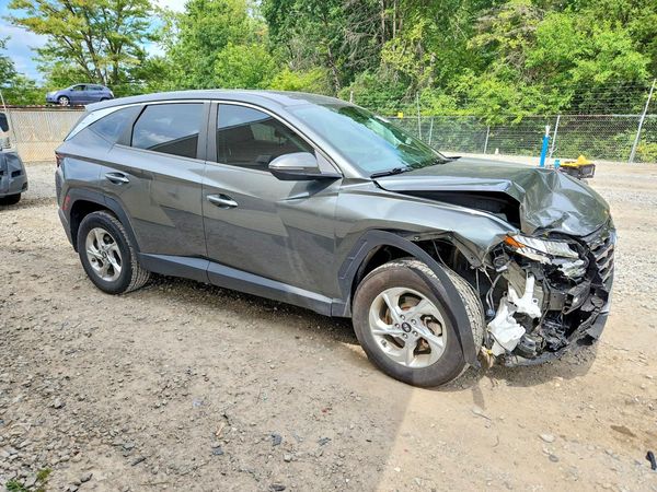2022 HYUNDAI TUCSON SE