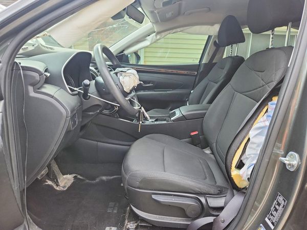 2022 HYUNDAI TUCSON SE