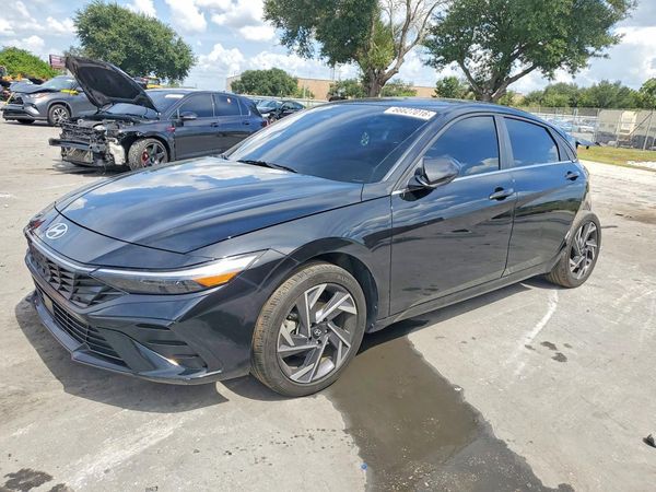 2024 HYUNDAI ELANTRA SEL w/ Convenience Pkg — Front 3/4