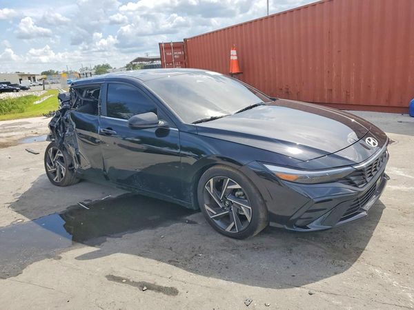 2024 HYUNDAI ELANTRA SEL w/ Convenience Pkg — Passenger 3/4