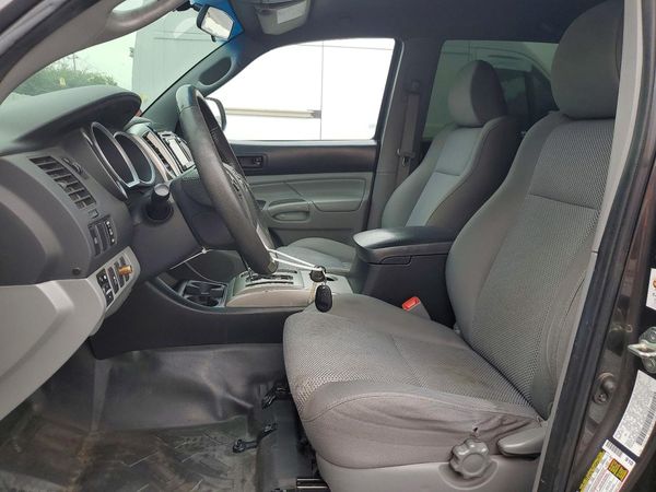 2014 TOYOTA TACOMA Delux Grade