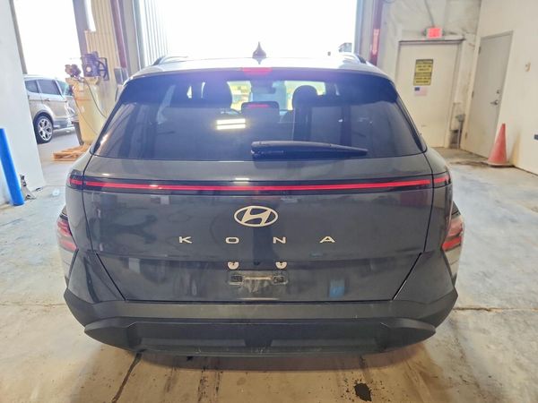 2024 HYUNDAI KONA SE