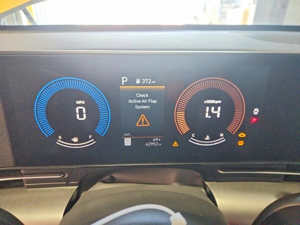 2024 HYUNDAI KONA SE