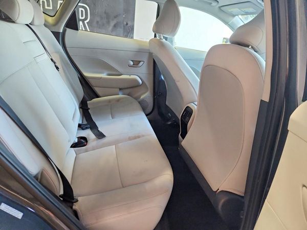 2024 HYUNDAI KONA SE