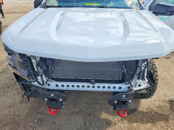 2021 CHEVROLET SILVERADO Trail Boss - LT — Engine bay
