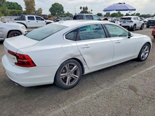 2018 VOLVO S90 Momentum — PSRA