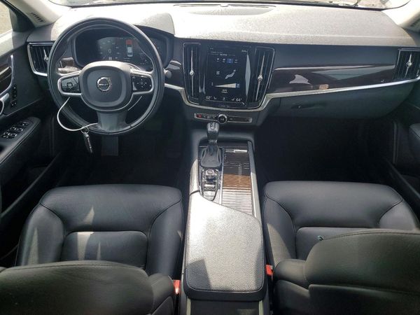 2018 VOLVO S90 Momentum — CKPT