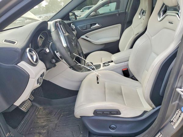 2015 MERCEDES-BENZ GLA