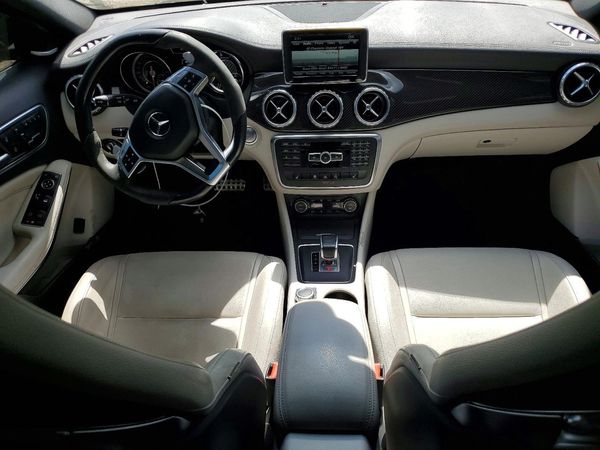 2015 MERCEDES-BENZ GLA