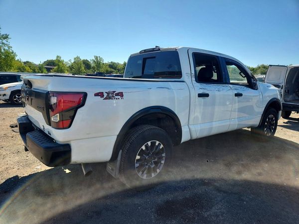 2022 NISSAN TITAN