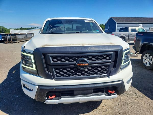 2022 NISSAN TITAN