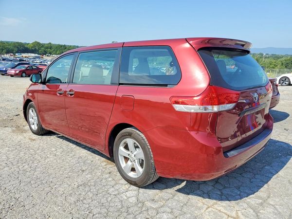 2013 TOYOTA SIENNA