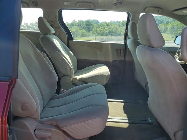 2013 TOYOTA SIENNA