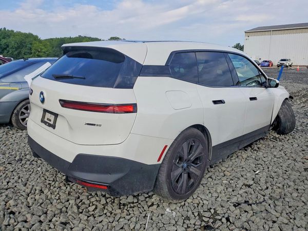 2025 BMW IX
