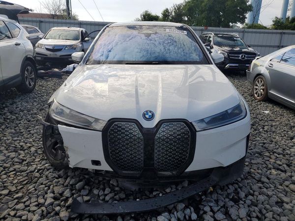 2025 BMW IX
